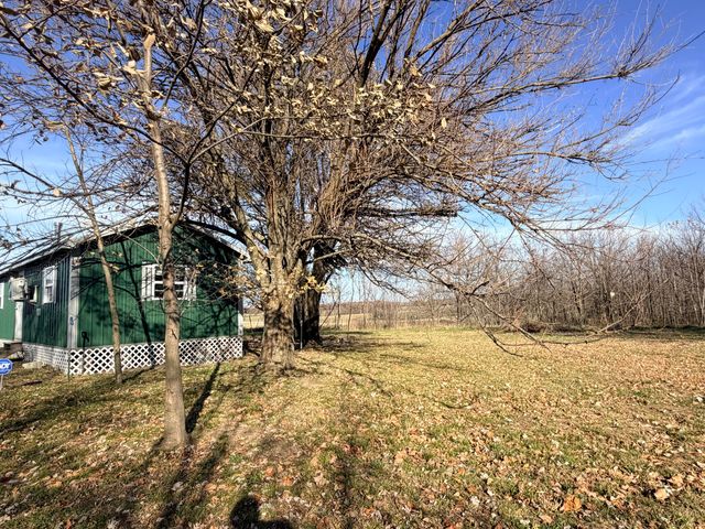 8780 Lawrence 2010, Miller, MO 65707