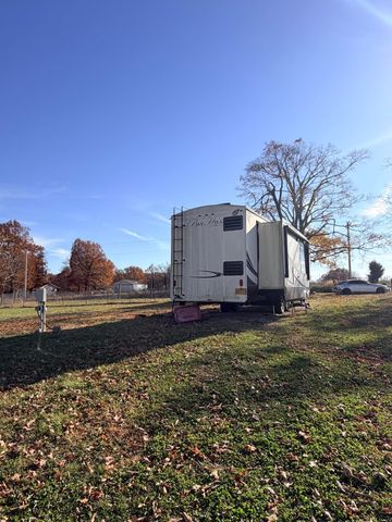 8780 Lawrence 2010, Miller, MO 65707