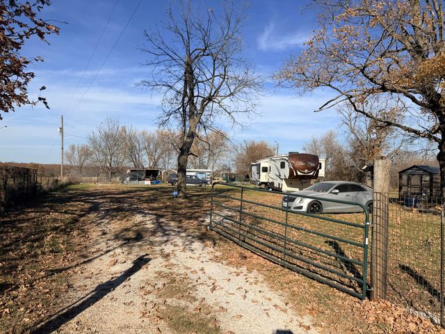 8780 Lawrence 2010, Miller, MO 65707