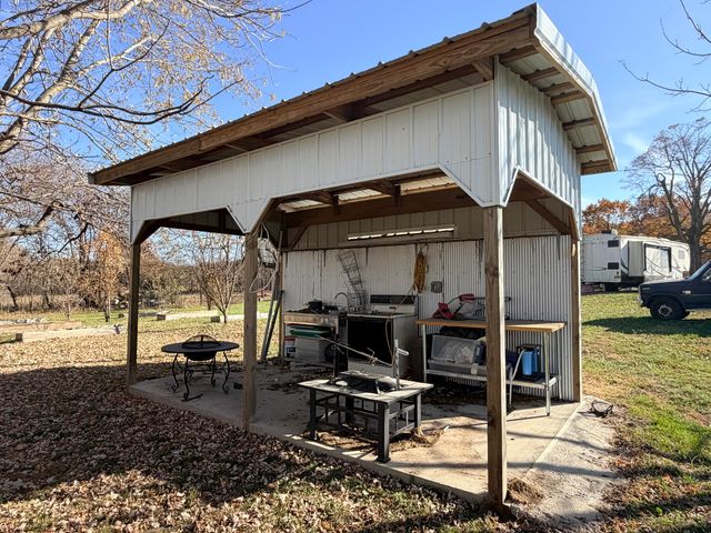 8780 Lawrence 2010, Miller, MO 65707