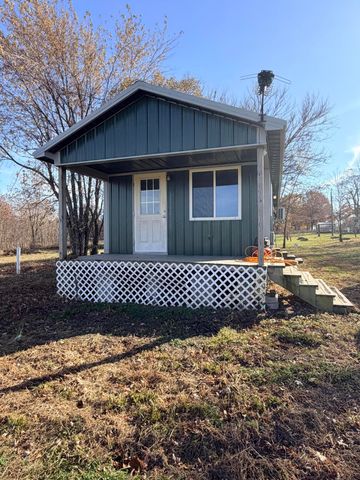 8780 Lawrence 2010, Miller, MO 65707