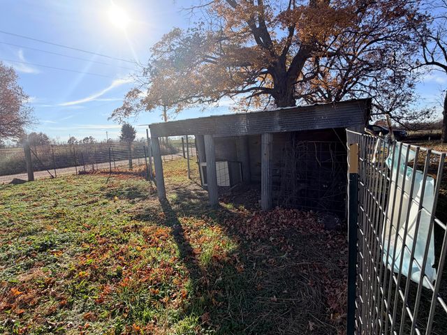 8780 Lawrence 2010, Miller, MO 65707