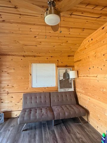 8780 Lawrence 2010, Miller, MO 65707