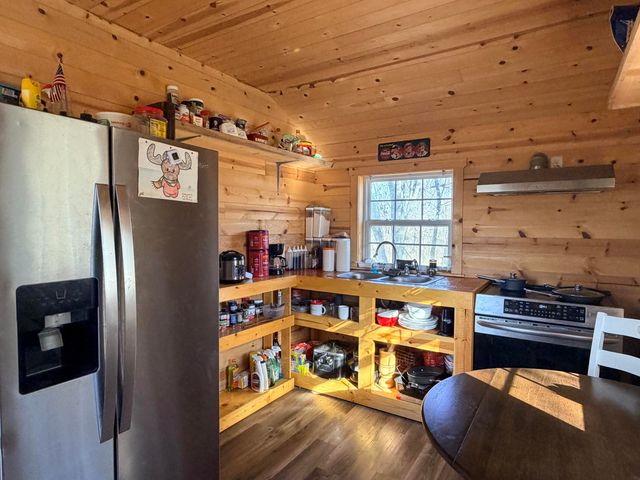 8780 Lawrence 2010, Miller, MO 65707