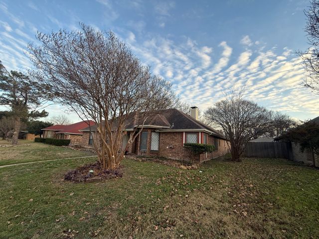 1306 Cardigan Street, Garland, TX 75040