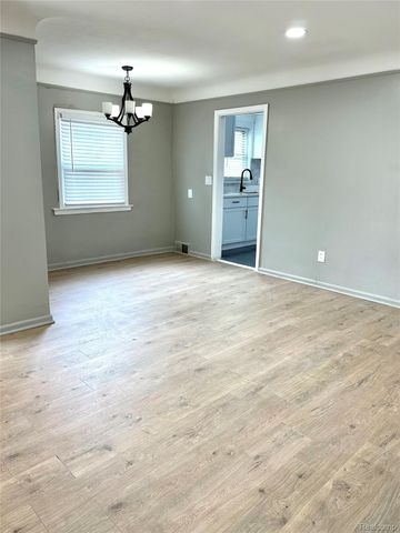 20447 Strathmoor Street, Detroit, MI 48235