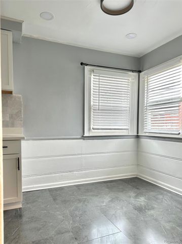 20447 Strathmoor Street, Detroit, MI 48235