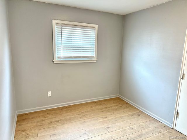 20447 Strathmoor Street, Detroit, MI 48235