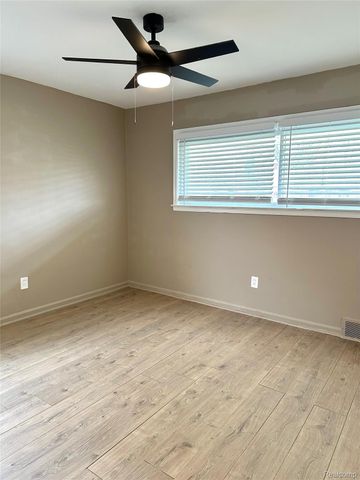 20447 Strathmoor Street, Detroit, MI 48235