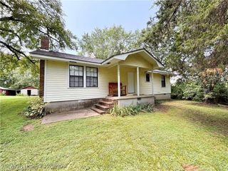 5525 Slaytonville Road, Hackett, AR 72937