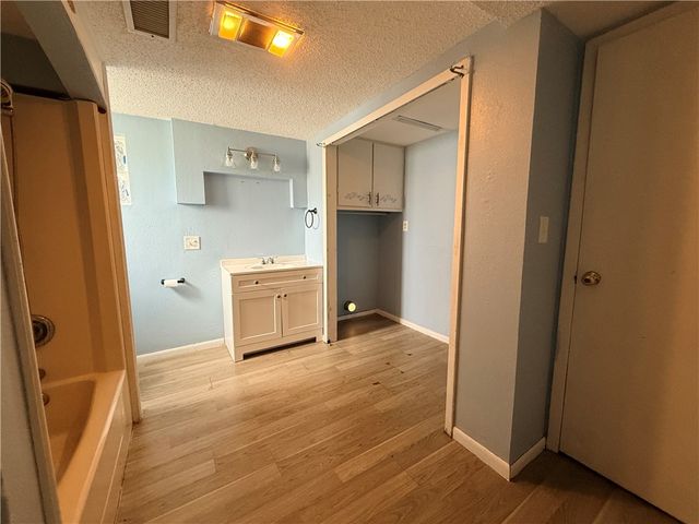 1507 Denver St, Portland, TX 78374