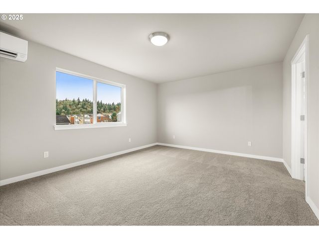 63 Nw MAWRCREST Ave, Gresham, OR 97030