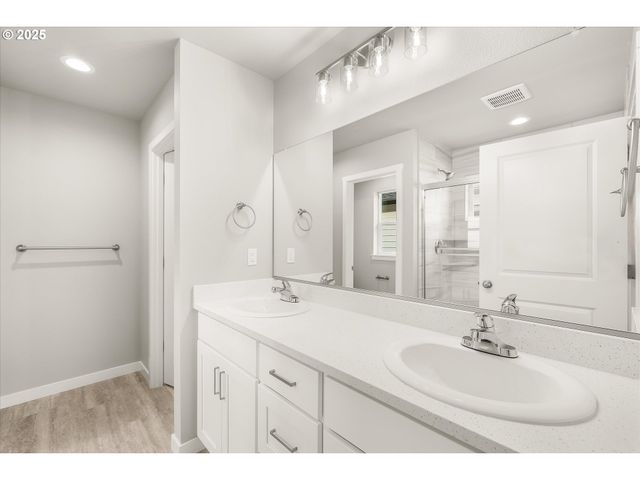 63 Nw MAWRCREST Ave, Gresham, OR 97030