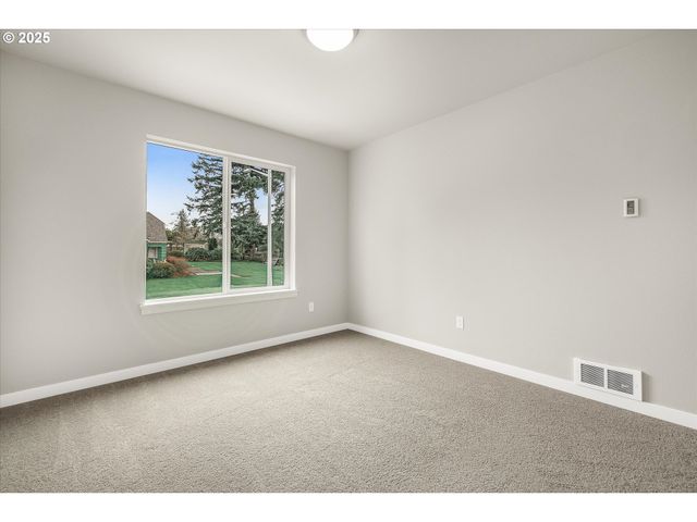 63 Nw MAWRCREST Ave, Gresham, OR 97030