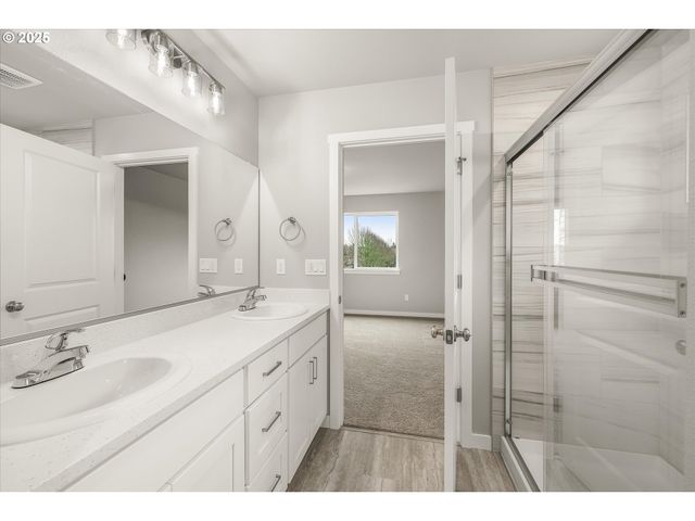 63 Nw MAWRCREST Ave, Gresham, OR 97030