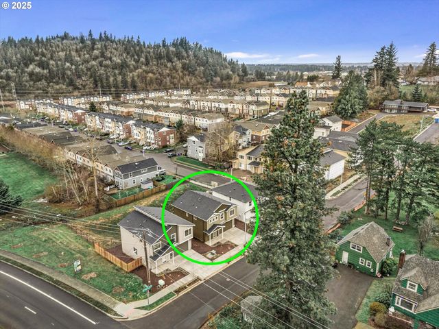 63 Nw MAWRCREST Ave, Gresham, OR 97030