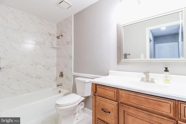 6 PANORAMA CT, Mount Laurel, NJ 08054