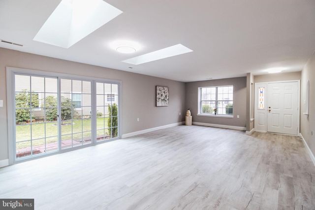 6 PANORAMA CT, Mount Laurel, NJ 08054