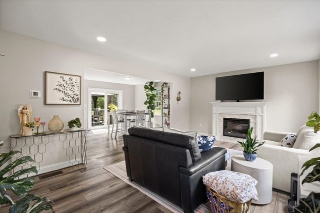 430 Thrasher St, Raynham, MA 02767