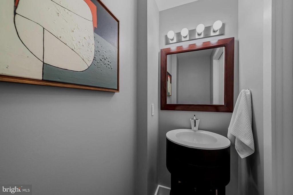Image 10 of property listing at 1400 LANCASTER ST #901, Baltimore, MD 21231