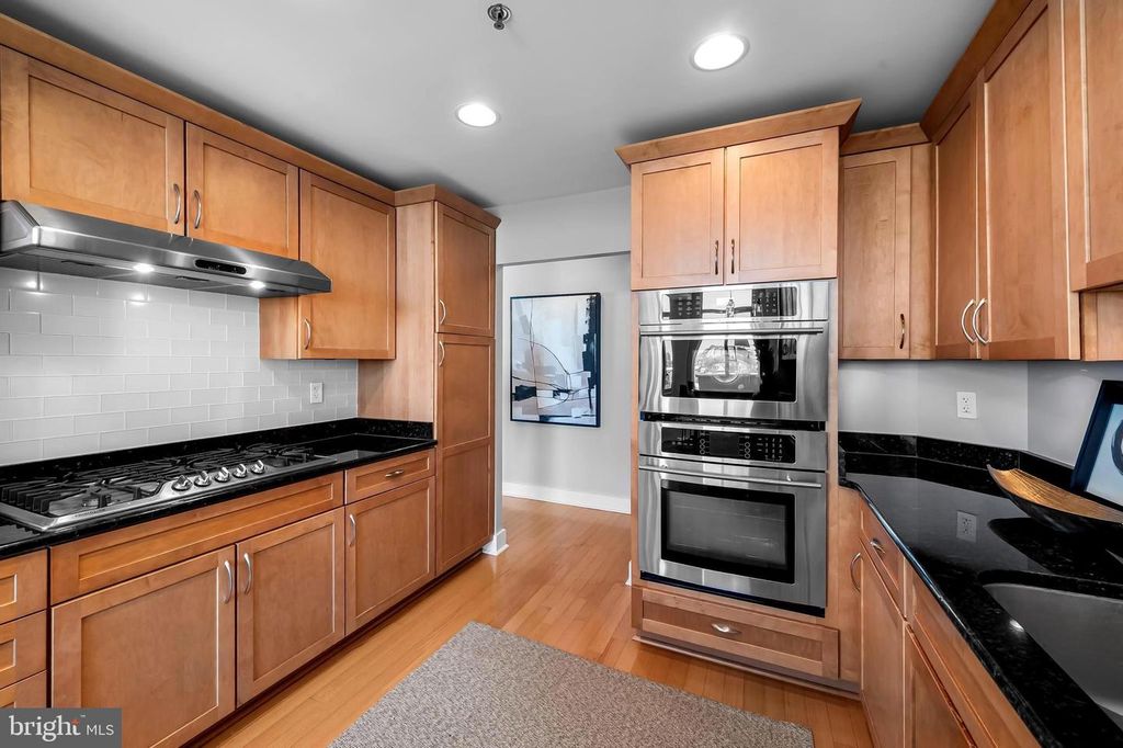 Image 25 of property listing at 1400 LANCASTER ST #901, Baltimore, MD 21231