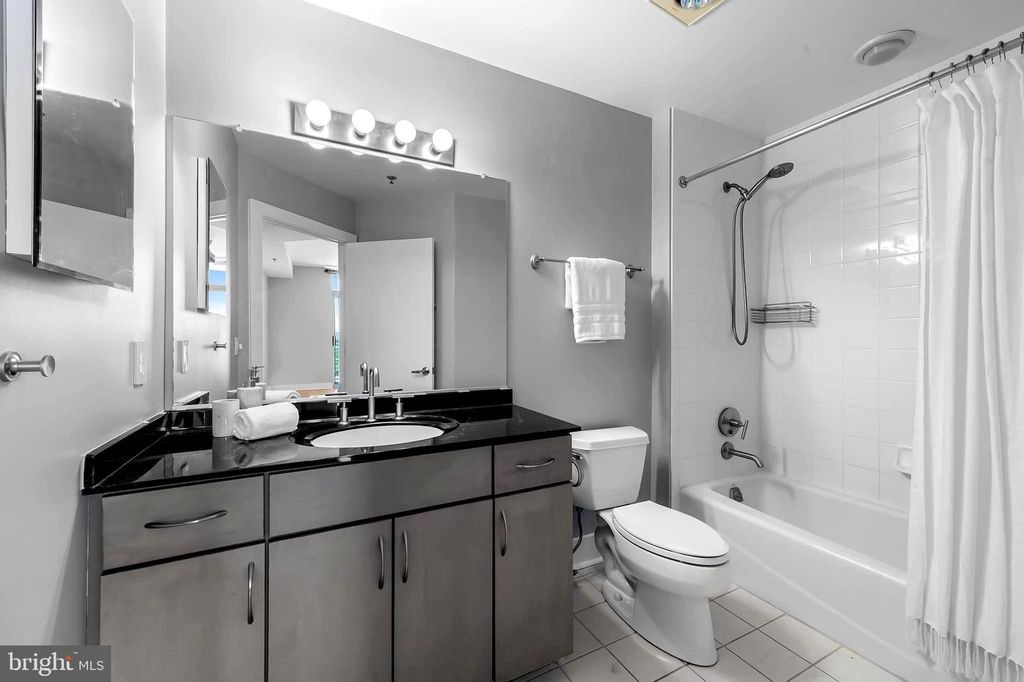 Image 32 of property listing at 1400 LANCASTER ST #901, Baltimore, MD 21231