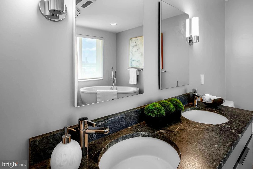Image 40 of property listing at 1400 LANCASTER ST #901, Baltimore, MD 21231
