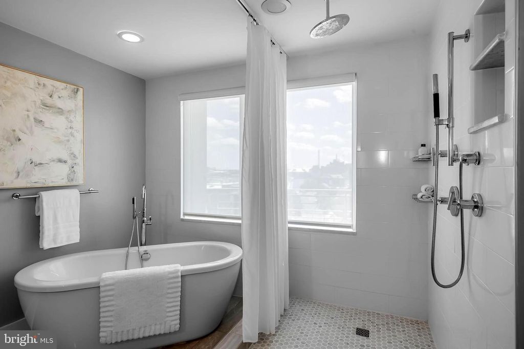 Image 41 of property listing at 1400 LANCASTER ST #901, Baltimore, MD 21231