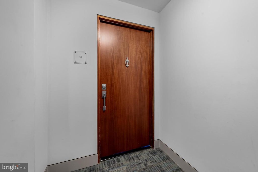 Image 8 of property listing at 1400 LANCASTER ST #901, Baltimore, MD 21231