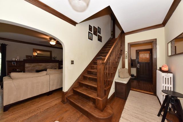 2876 N Grant BOULEVARD, Milwaukee, WI 53210