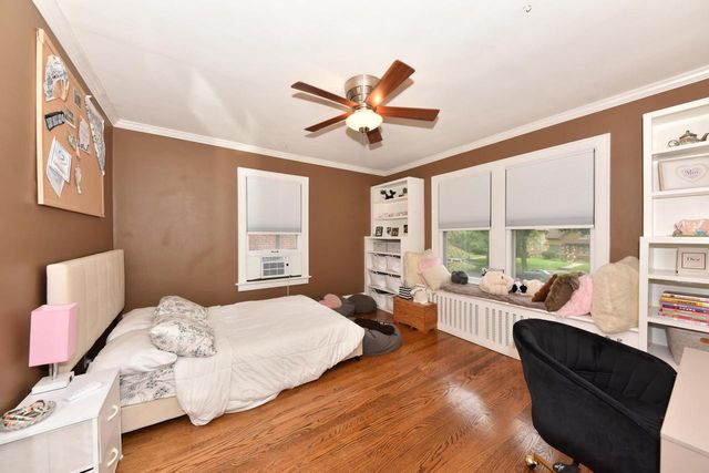 2876 N Grant BOULEVARD, Milwaukee, WI 53210