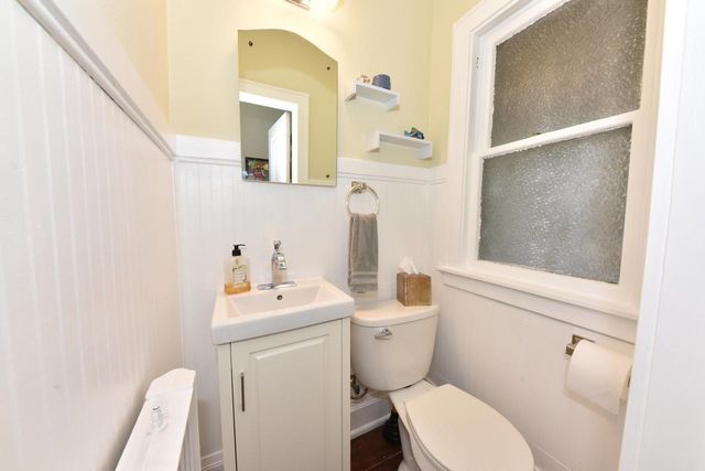 2876 N Grant BOULEVARD, Milwaukee, WI 53210