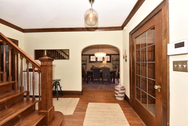 2876 N Grant BOULEVARD, Milwaukee, WI 53210