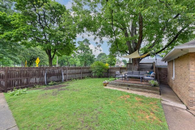 2876 N Grant BOULEVARD, Milwaukee, WI 53210