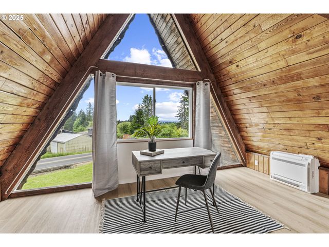 1649 HOLCOMB Rd, Kelso, WA 98626