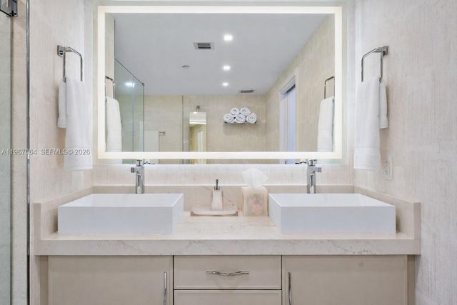 540 West Ave 911, Miami Beach, FL 33139