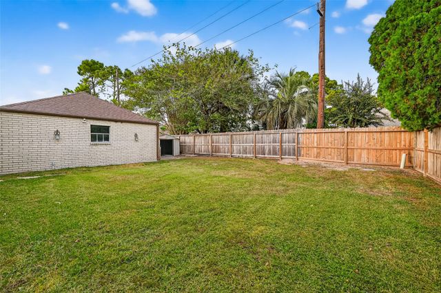 8526 Hot Springs Drive, Houston, TX 77095