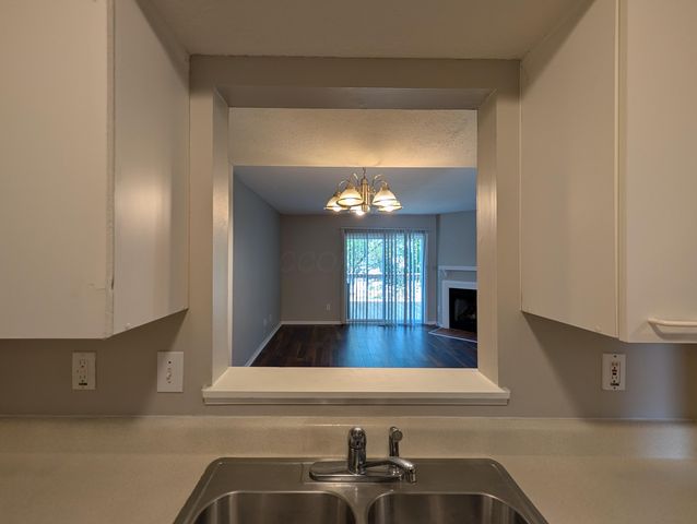 189 Hawkins Lane, 11F, Blacklick, OH 43004