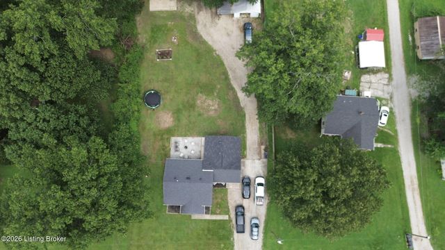 978 Raymond Rd, Shepherdsville, KY 40165