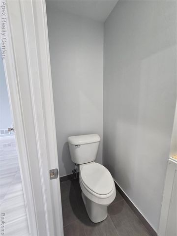 8833 Michigan Avenue, Detroit, MI 48210