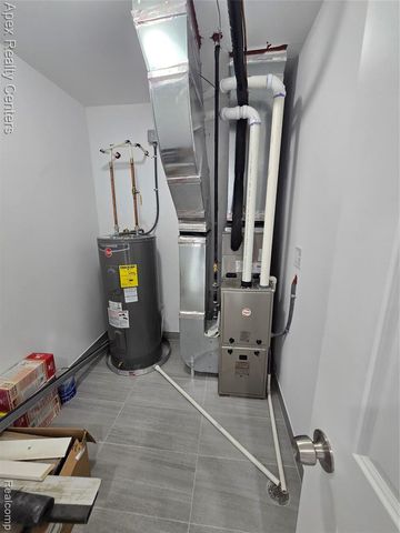 8833 Michigan Avenue, Detroit, MI 48210