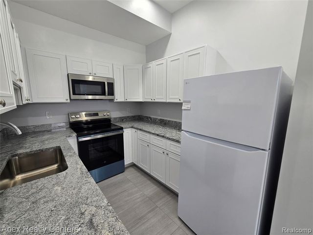 8833 Michigan Avenue, Detroit, MI 48210