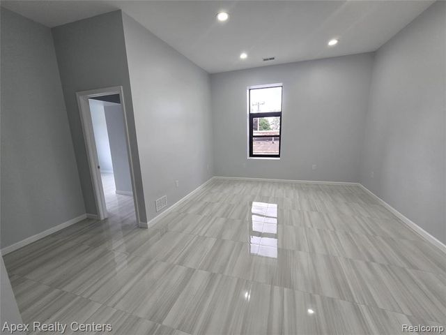 8833 Michigan Avenue, Detroit, MI 48210