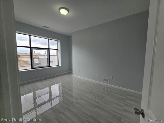 8833 Michigan Avenue, Detroit, MI 48210