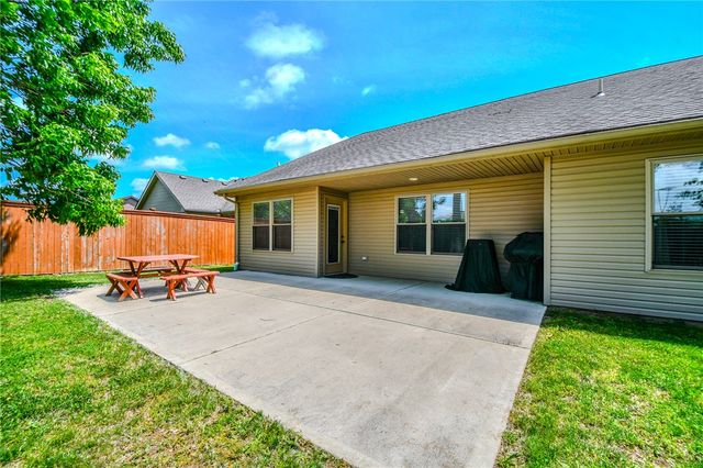 734 Deerhurst Drive, Vandalia, OH 45377