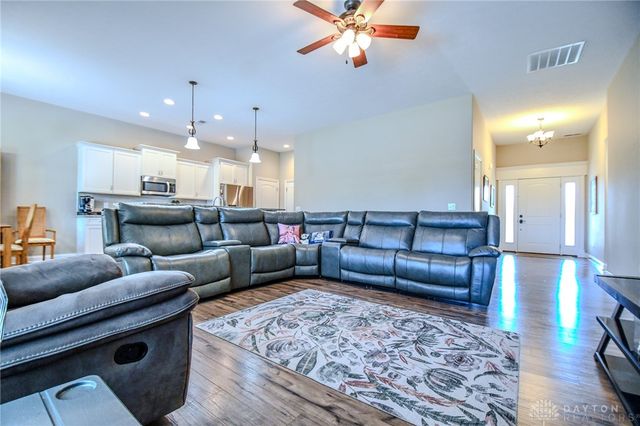 734 Deerhurst Drive, Vandalia, OH 45377