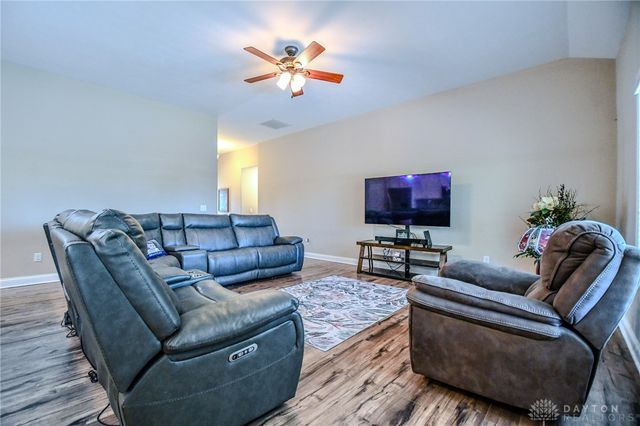 734 Deerhurst Drive, Vandalia, OH 45377
