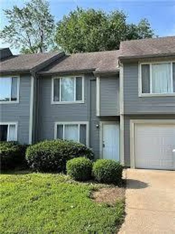 8963 Hauser Street, Lenexa, KS 66215