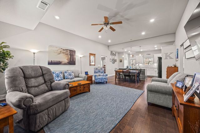 17 Ravenglass Lane, Bella Vista, AR 72714