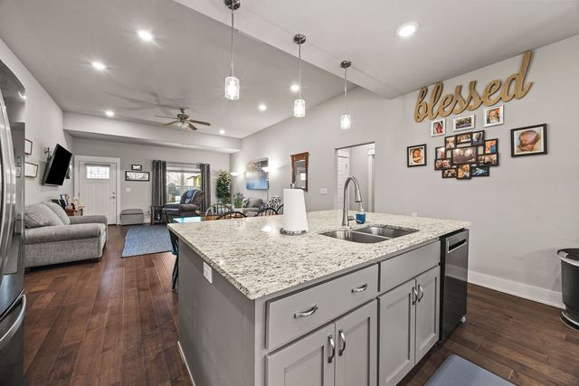 17 Ravenglass Lane, Bella Vista, AR 72714